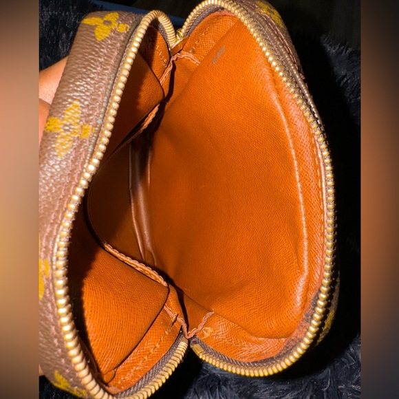 Louis Vuitton Danube Monogram Canvas MM Handbag - Picture 9 of 11